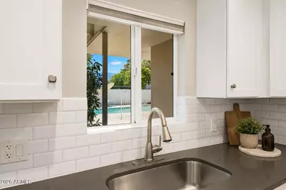 102 W Maryland Avenue #E1, Phoenix, AZ 85013 - Photo 7