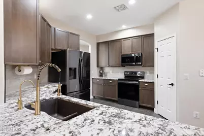 18137 W Canyon Lane, Goodyear, AZ 85338 - Photo 19