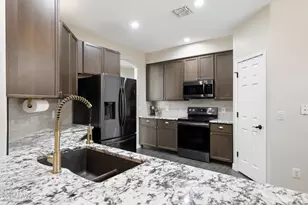 18137 W Canyon Ln, Goodyear, AZ 85338 - Photo 17