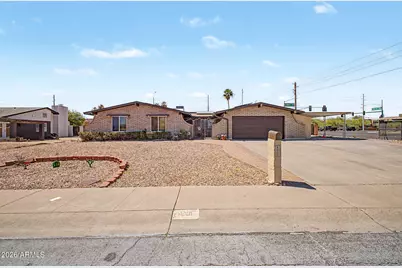 4001 E Hancock Drive, Phoenix, AZ 85028 - Photo 1