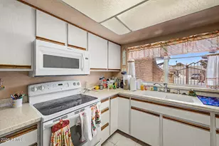 4001 E Hancock Dr, Phoenix, AZ 85028 - Photo 13
