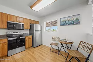 2021 E Tierra Buena Ln, Phoenix, AZ 85022 - Photo 7