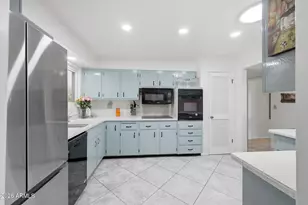 15230 N Rosewood Dr, Sun City, AZ 85351 - Photo 17