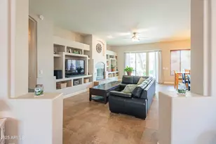4374 E Lariat Ln, Phoenix, AZ 85050 - Photo 19