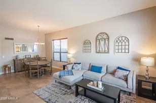 4374 E Lariat Ln, Phoenix, AZ 85050 - Photo 15
