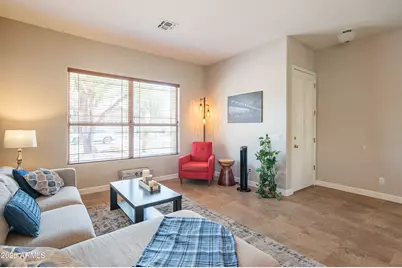 4374 E Lariat Lane, Phoenix, AZ 85050 - Photo 9