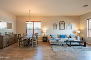 4374 E Lariat Ln, Phoenix, AZ 85050 - Photo 7