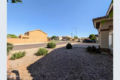 6416 N 78th Lane, Glendale, AZ 85303 - Photo 5