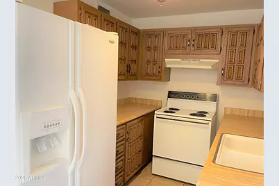 3645 N 69th Avenue #Unit 26, Phoenix, AZ 85033 - Photo 5