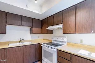 1040 E Pueblo Rd, Phoenix, AZ 85020 - Photo 1