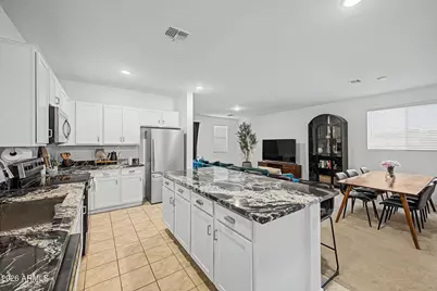 10610 W Encinas Lane, Tolleson, AZ 85353 - Photo 9