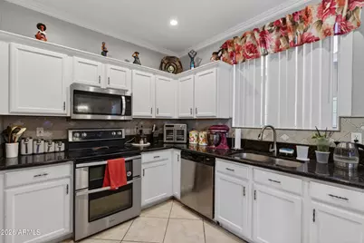 8629 W Jenan Drive, Peoria, AZ 85345 - Photo 13