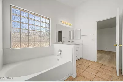 8340 W Stella Way, Glendale, AZ 85305 - Photo 17