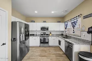 3675 S Joshua Tree Ln, Gilbert, AZ 85297 - Photo 11