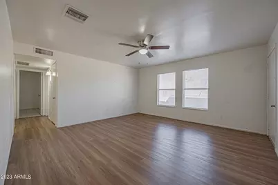 925 W Peoria Avenue #29, Phoenix, AZ 85029 - Photo 5