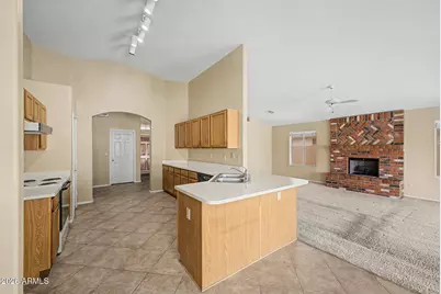 8930 W Custer Lane, Peoria, AZ 85381 - Photo 9