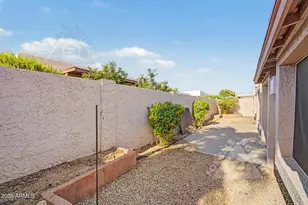 912 E Villa Rita Dr, Phoenix, AZ 85022 - Photo 27