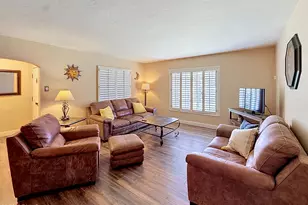 15 E Orange Dr, Phoenix, AZ 85012 - Photo 7
