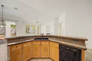 1528 E Laredo St, Chandler, AZ 85225 - Photo 9