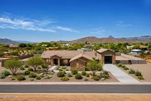 1686 E Carriage Ln, Phoenix, AZ 85086 - Photo 1