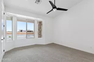 1686 E Carriage Ln, Phoenix, AZ 85086 - Photo 11