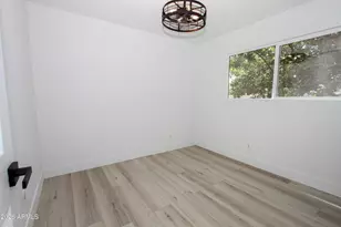 2371 W Paradise Ln, Phoenix, AZ 85023 - Photo 17