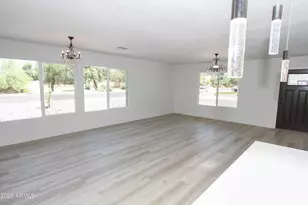2371 W Paradise Ln, Phoenix, AZ 85023 - Photo 7