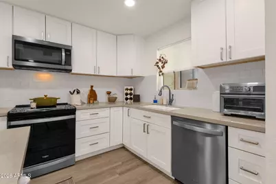 4150 E Cactus Road #110, Phoenix, AZ 85032 - Photo 9