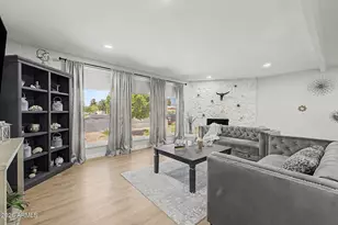 49 E Tam O Shanter Dr, Phoenix, AZ 85022 - Photo 3