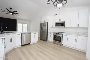 401 E Rockwood Dr, Phoenix, AZ 85024 - Photo 3