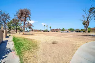 3338 W Las Palmaritas Dr, Phoenix, AZ 85051 - Photo 31