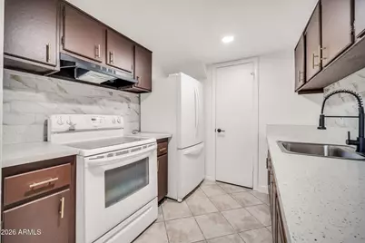 3338 W Las Palmaritas Drive, Phoenix, AZ 85051 - Photo 11