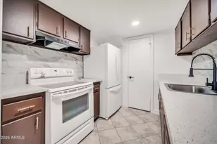 3338 W Las Palmaritas Dr, Phoenix, AZ 85051 - Photo 11