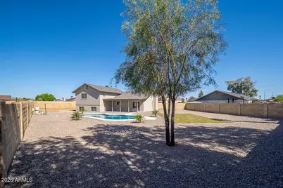 8106 W Wethersfield Road, Peoria, AZ 85381 - Photo 37