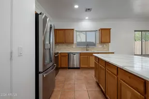 17862 W Caribbean Ln, Surprise, AZ 85388 - Photo 9