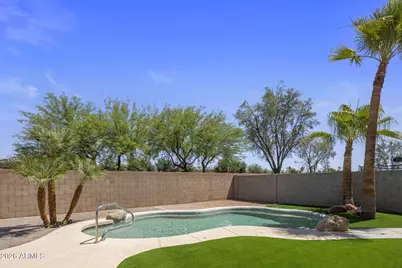 17862 W Caribbean Lane, Surprise, AZ 85388 - Photo 25