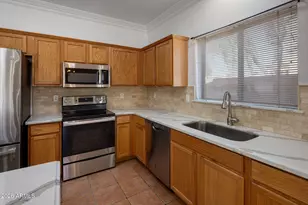 17862 W Caribbean Ln, Surprise, AZ 85388 - Photo 11