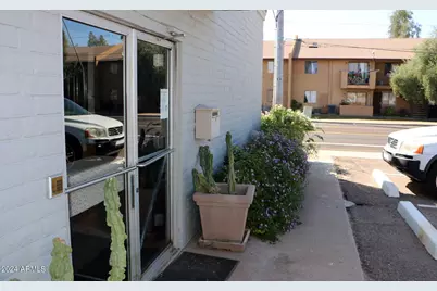 25 N Extension Road, Mesa, AZ 85201 - Photo 7