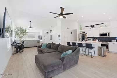 17240 N 42nd Place, Phoenix, AZ 85032 - Photo 9