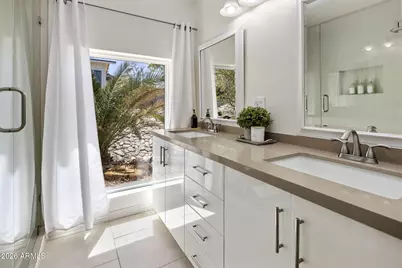 2432 E Piestewa Peak Drive, Phoenix, AZ 85016 - Photo 13