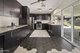 2432 E Piestewa Peak Dr, Phoenix, AZ 85016 - Photo 23