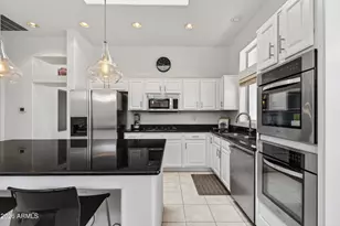 15628 W Greystone Dr, Sun City West, AZ 85375 - Photo 11