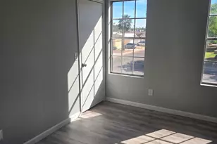 18838 N 34th Dr N, Phoenix, AZ 85027 - Photo 7