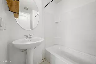 2026 N 77th Dr, Phoenix, AZ 85035 - Photo 21