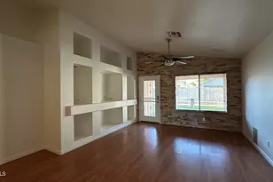 8146 W Clara Ln, Peoria, AZ 85382 - Photo 3