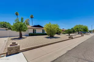 3351 E Desert Cove Ave, Phoenix, AZ 85028 - Photo 3