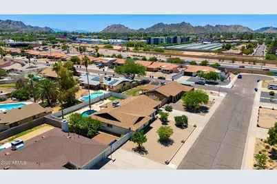 3351 E Desert Cove Avenue, Phoenix, AZ 85028 - Photo 37