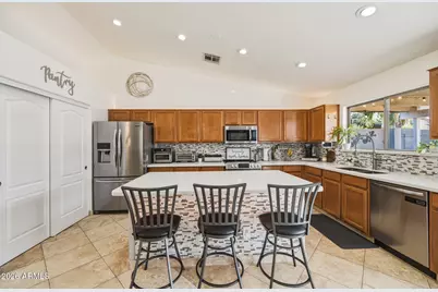 16468 W Sandra Lane, Surprise, AZ 85388 - Photo 11