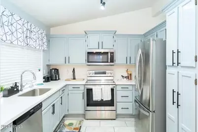 1721 E Fremont Road, Phoenix, AZ 85042 - Photo 19