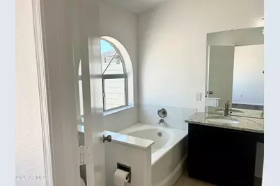 108 W Behrend Drive, Phoenix, AZ 85027 - Photo 11